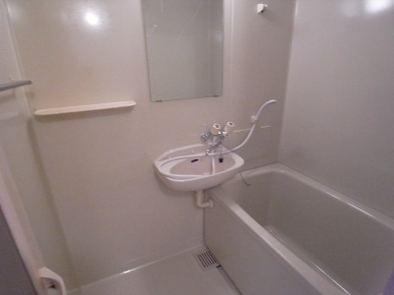 バス・シャワールーム　図面と現状に相違がある場合には現状を優先