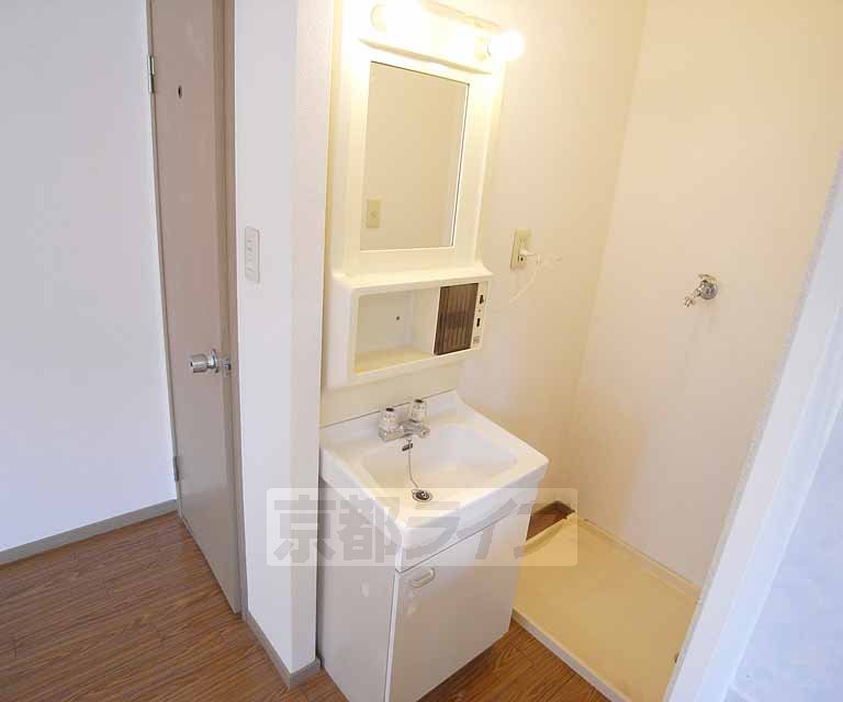 洗面設備　独立洗面台です。