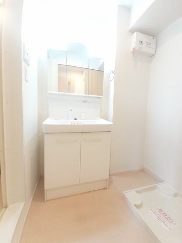 洗面設備　使いやすい洗面所です