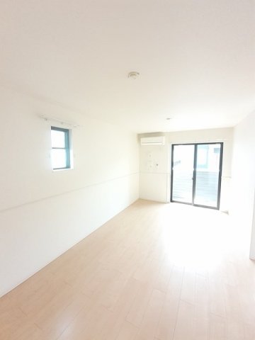 居室・リビング　こちらのリビングで趣味の時間をお楽しみください