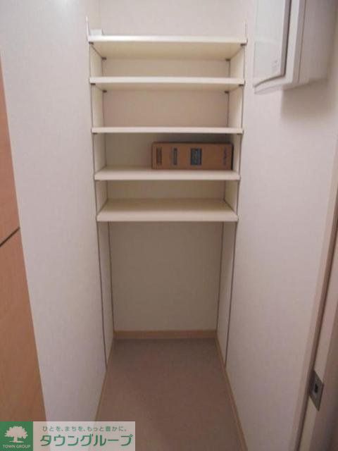 玄関　※同建物別部屋参考