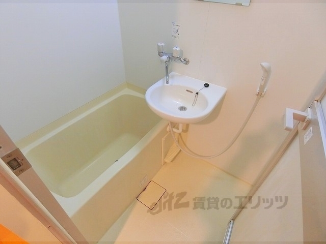 バス・シャワールーム　バス