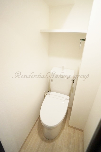 トイレ　嬉しいシャワー付きトイレ♪