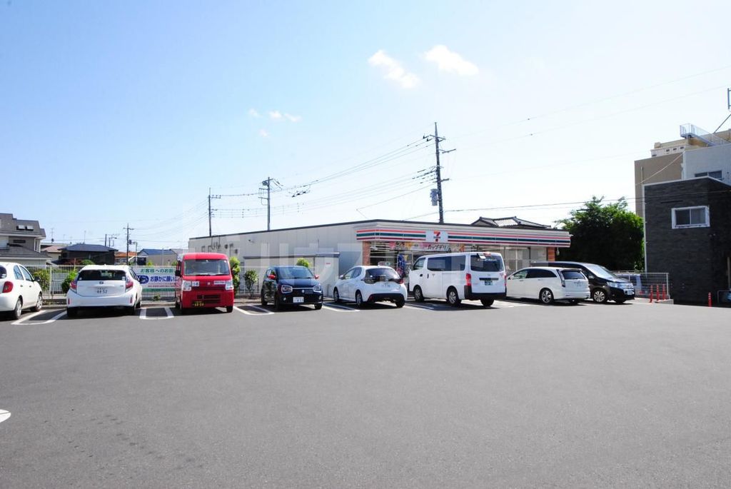 コンビニ　セブン-イレブン さいたま上小町店（コンビニ）まで400m