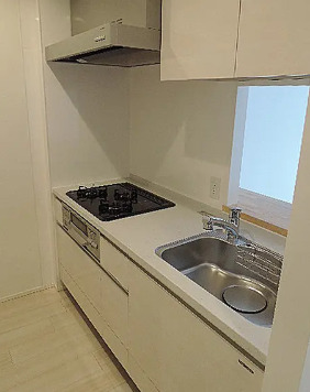 キッチン　別部屋の写真を使用しております。