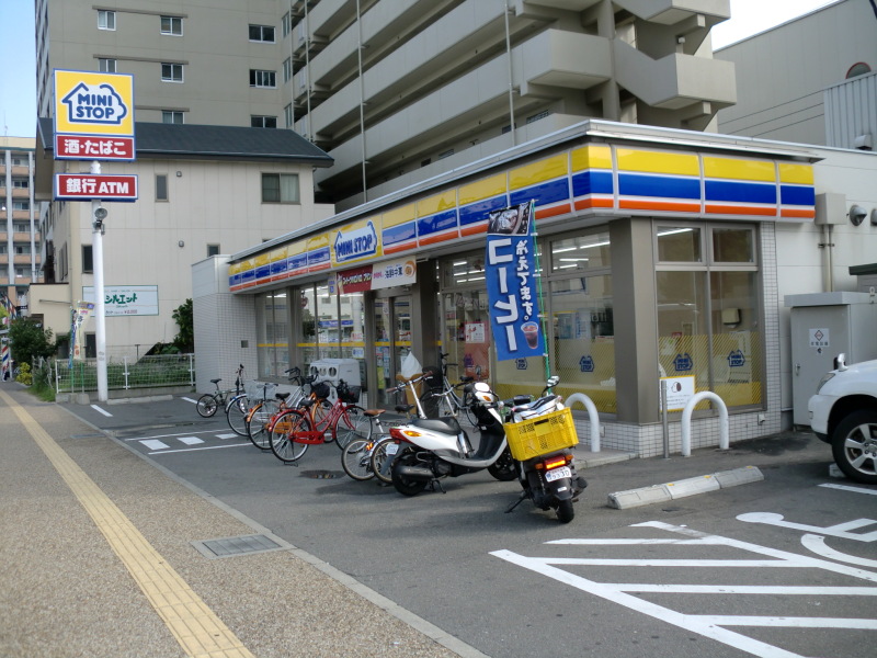 コンビニ　ミニストップ 福岡箱崎1丁目店（コンビニ）まで97m