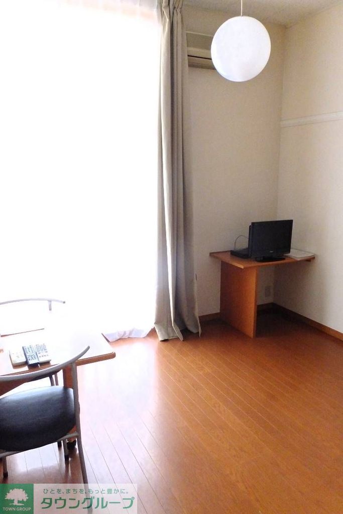 居室・リビング　l家具・家電付き