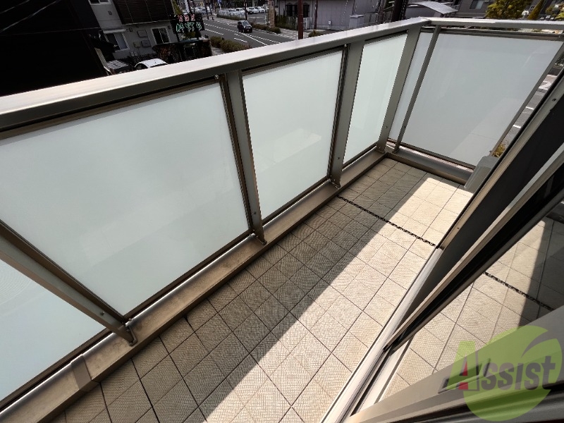 バルコニー　バルコニーも広々とした空間となっております