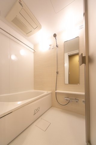 バス・シャワールーム　※写真は同タイプ住戸です。