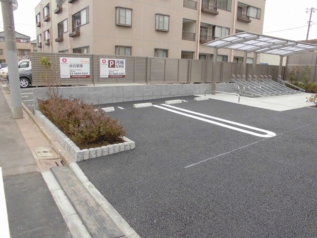 駐車場　駐車場