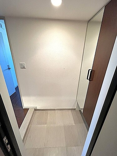 玄関　玄関・玄関収納　※2022年9月撮影