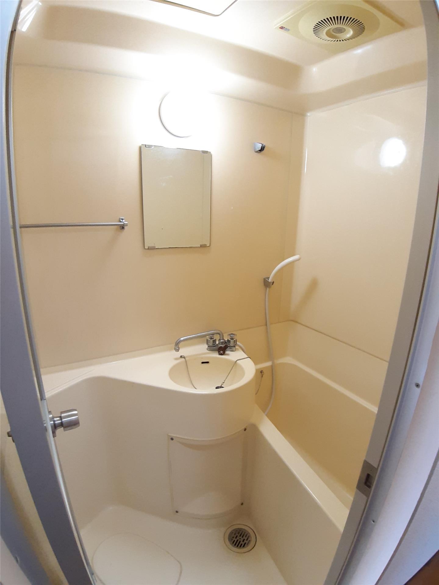 バス・シャワールーム　写真は別部屋です。