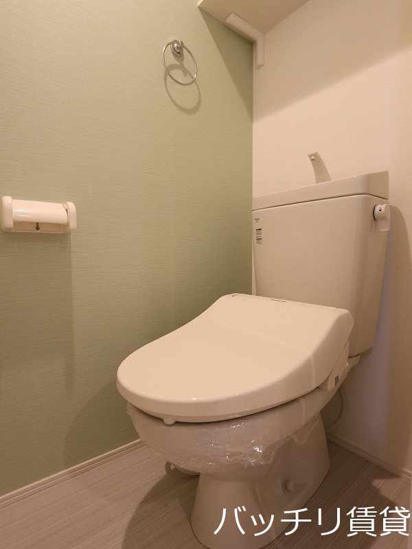 トイレ　画像は同型タイプの為現状を優先致します。