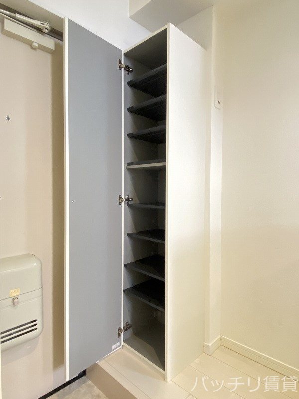 玄関　画像は同型タイプの為現状を優先致します。