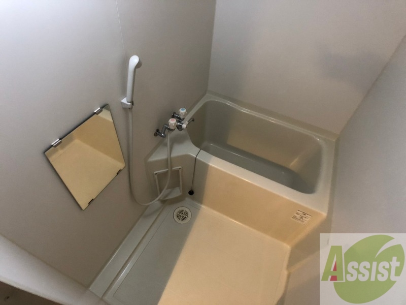 バス・シャワールーム　お風呂になります。一日の疲れを癒してくださいね。