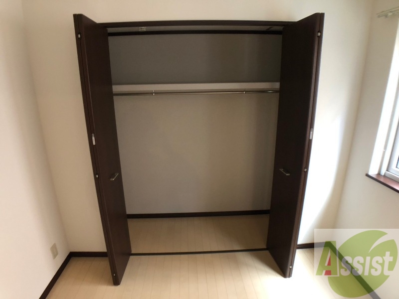 収納　寝室のクローゼットにたくさん収納出来ますね！