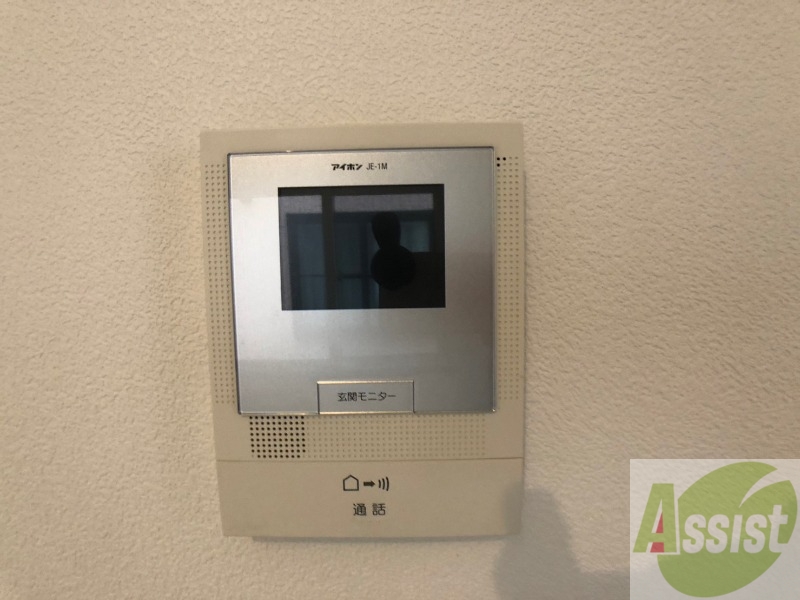 セキュリティ　モニタ付インターホンです。セキュリティ面も安心ですね！
