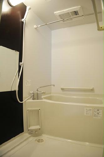 バス・シャワールーム　雨の日の洗濯も安心な浴室換気乾燥機付き