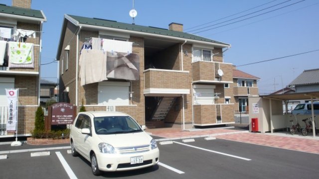 建物外観　南向きで日当たり良好　角部屋