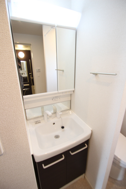 洗面設備　顔を洗って本日も一日がんばってください