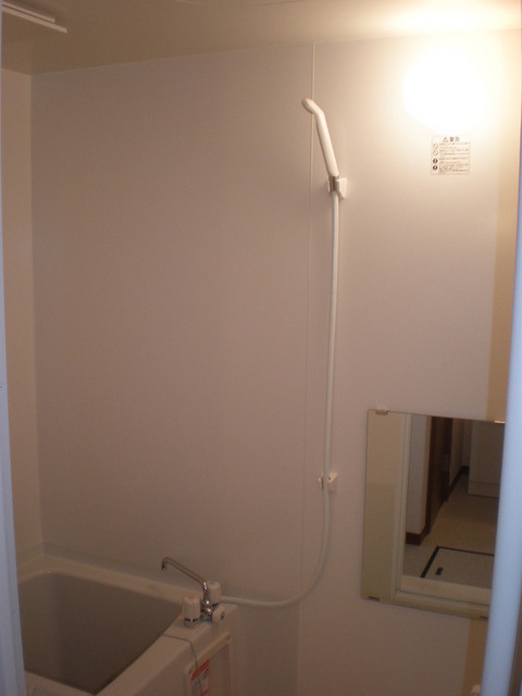 バス・シャワールーム　浴室追い炊き機能付き