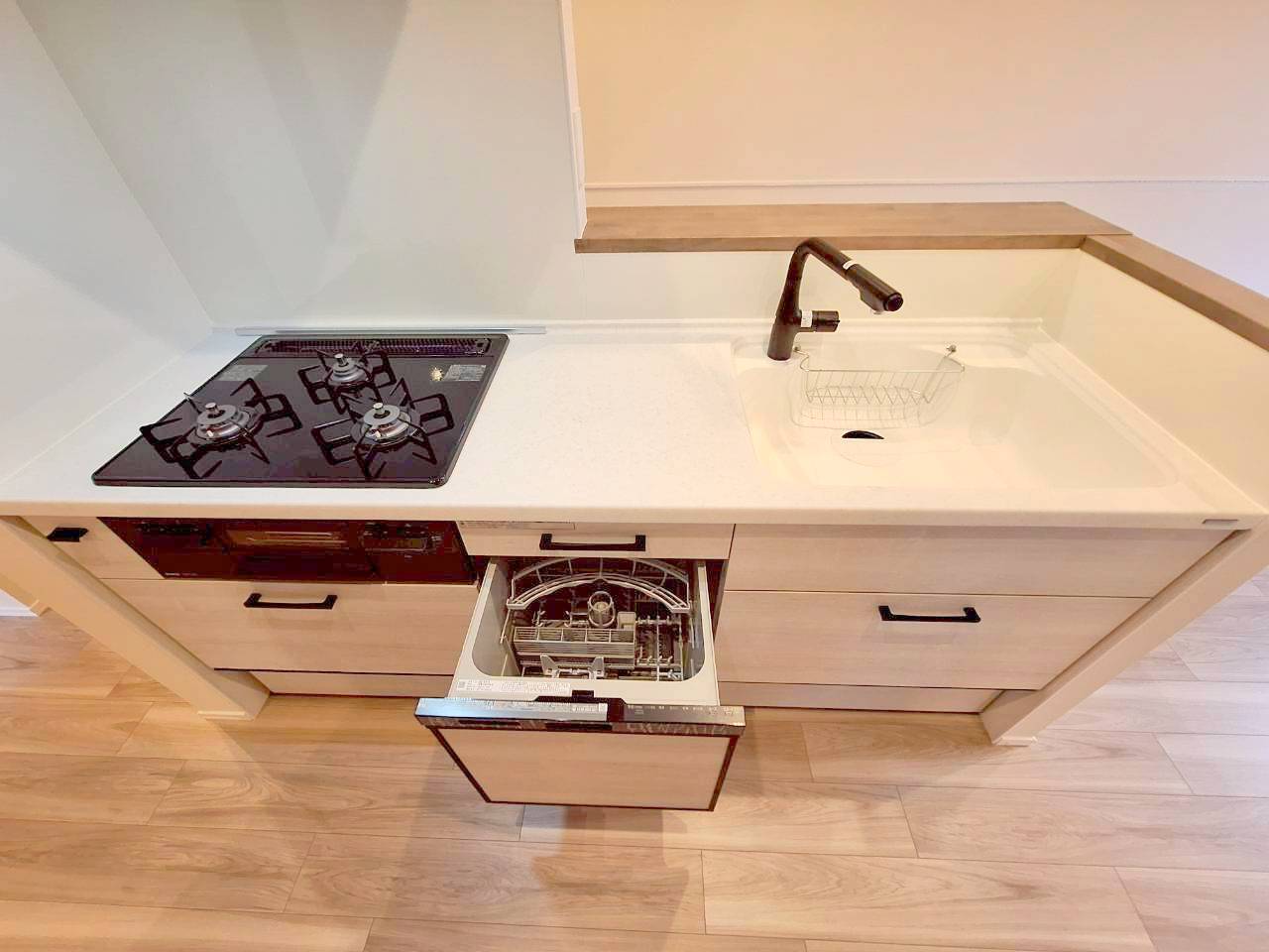 バス・シャワールーム　追焚・浴室乾燥機付き♪一坪サイズのゆったりバス