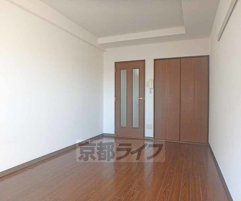 居室・リビング　地下鉄北山駅まで徒歩５分の閑静な住宅街の物件です。とな...