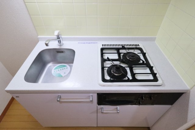 キッチン　システムキッチン（2口ガスコンロ・グリル付）