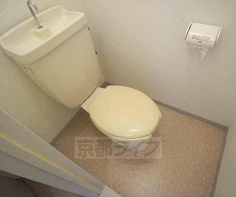 トイレ　清潔感のある洋式トイレ。