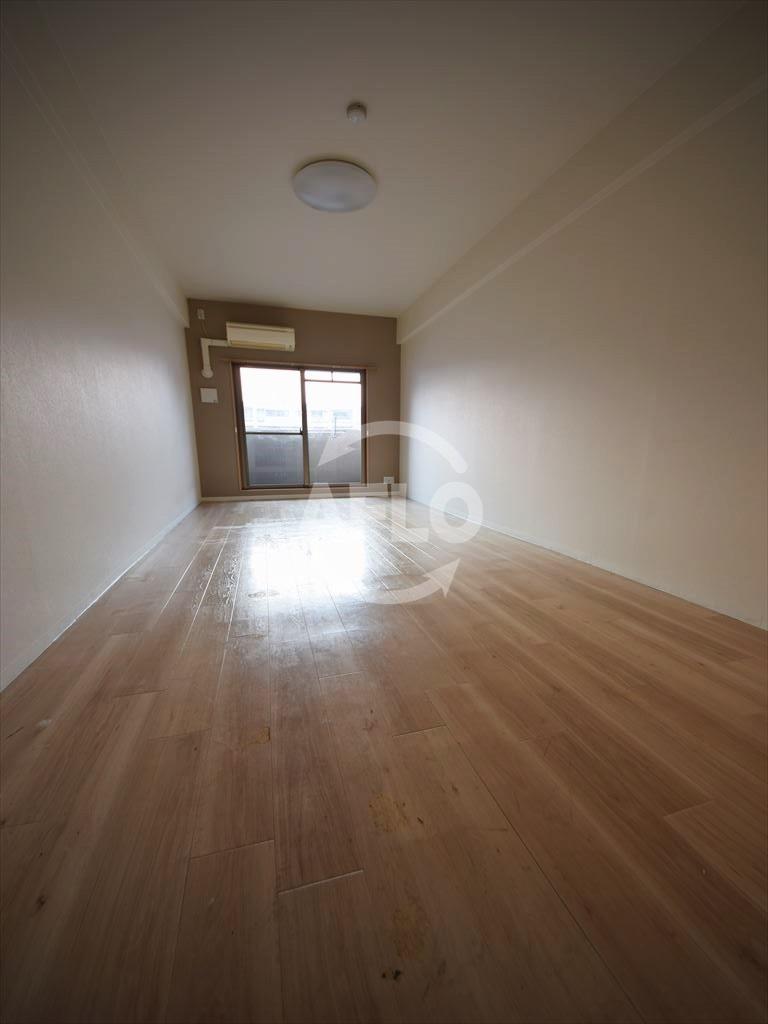 居室・リビング　CITY SPIRE心斎橋EAST　開放的な室内