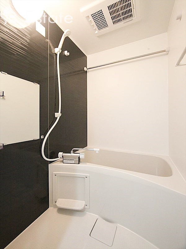 バス・シャワールーム　バスルーム