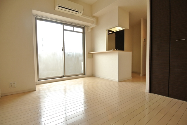 居室・リビング　エスライズ梅田北