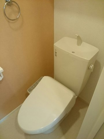 トイレ　落ち着いたトイレです
