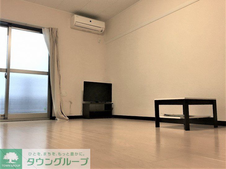 居室・リビング　備品は部屋毎に異なります。１Ｆのみフローリング