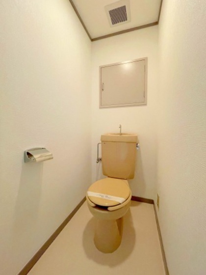 トイレ　※別号室の写真です