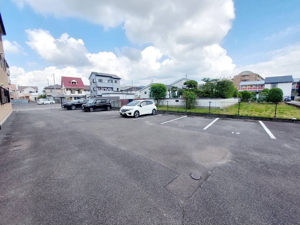 駐車場　駐車場