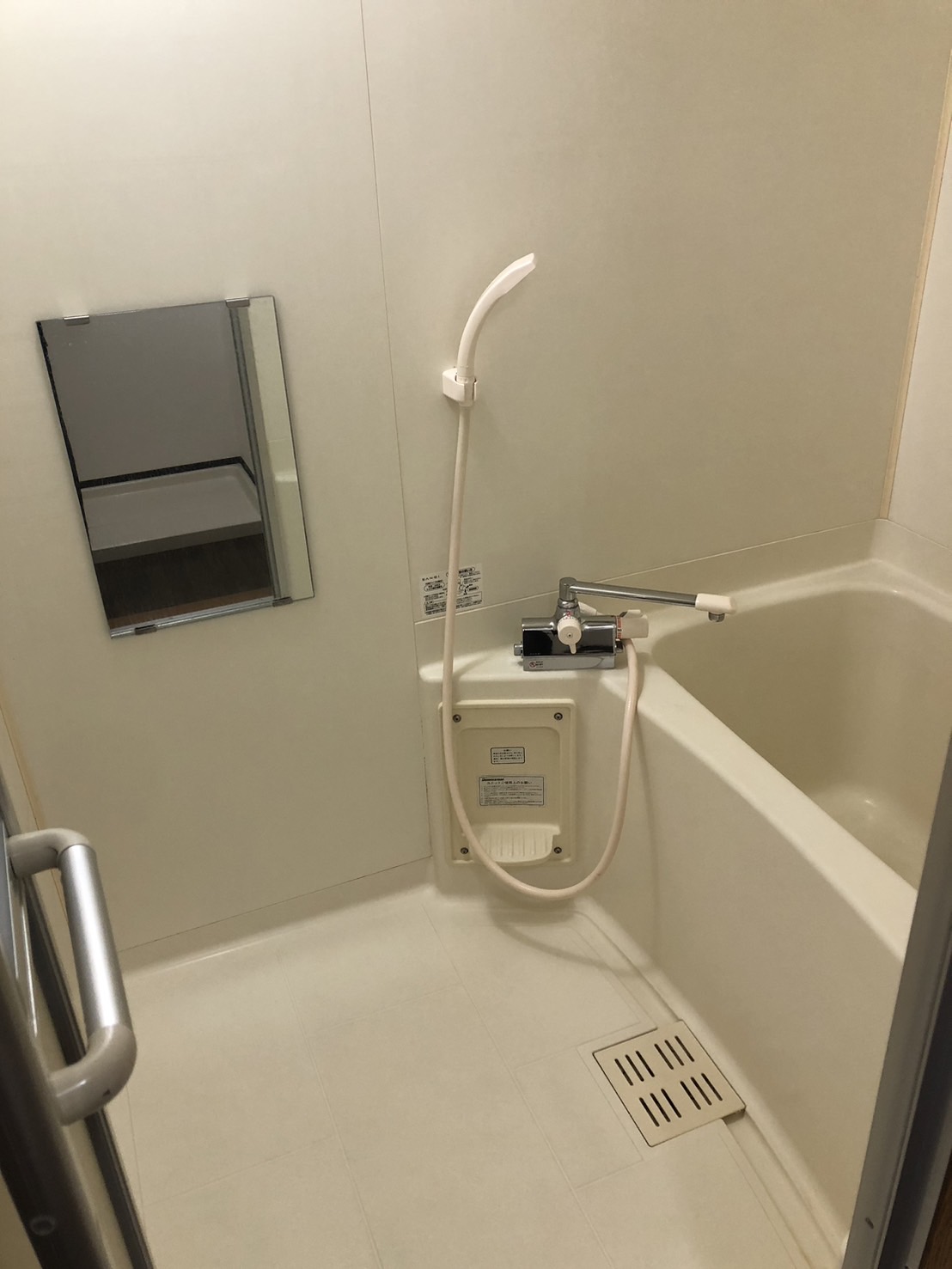 バス・シャワールーム　（参考）他室の写真を使用しています。現況優先となります。