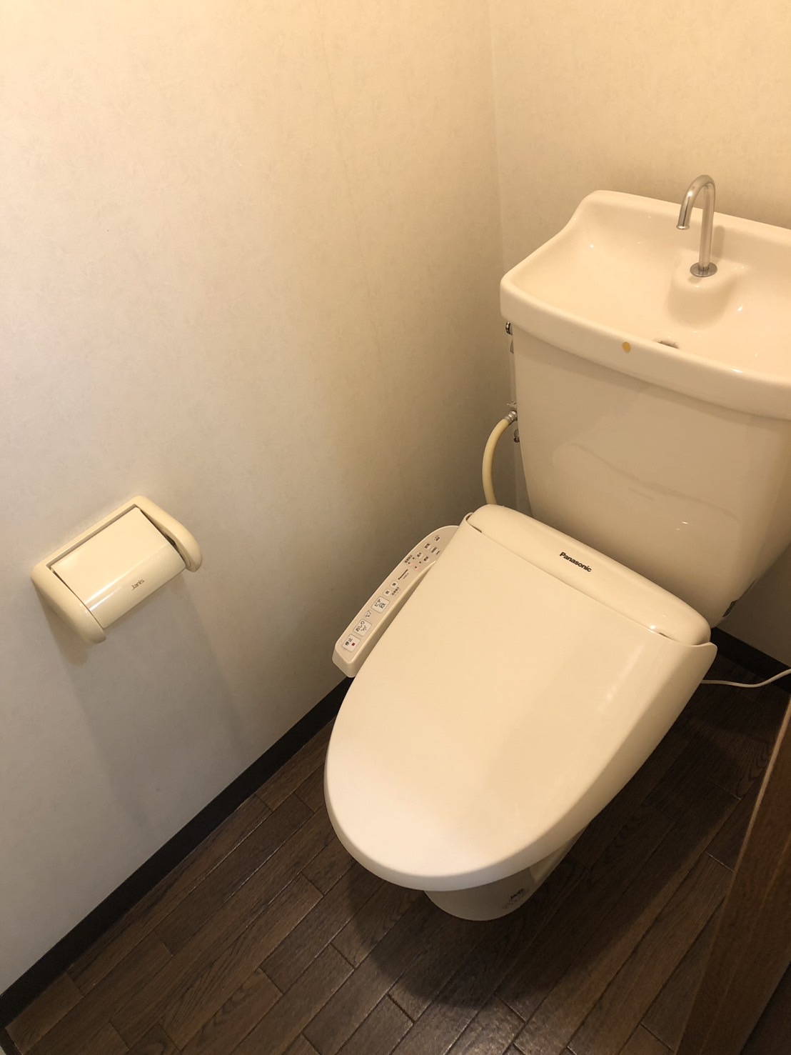 トイレ　（参考）他室の写真を使用しています。現況優先となります。