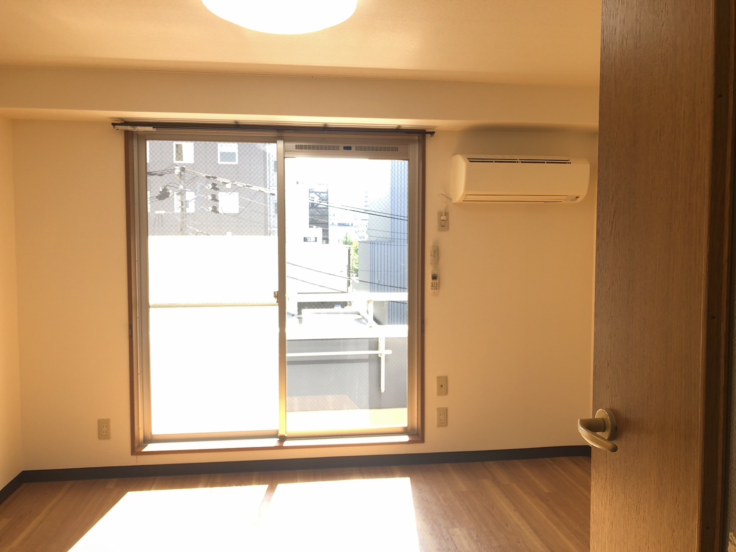 居室・リビング　（参考）他室の写真を使用しています。現況優先となります。