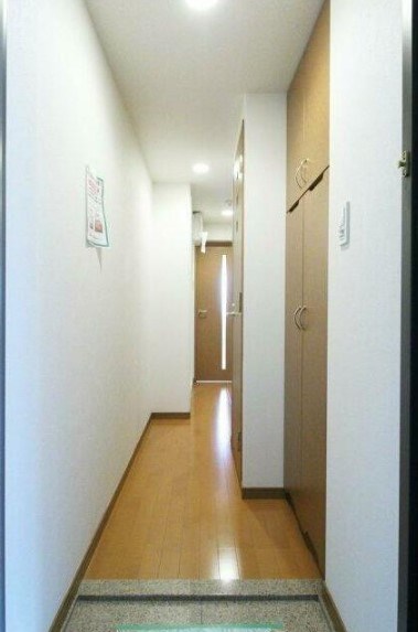 玄関　他部屋の写真です。