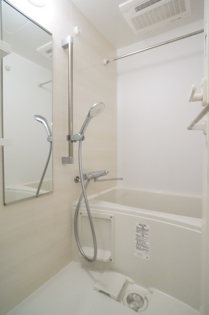 バス・シャワールーム　参考写真（当建物別部屋のものです）