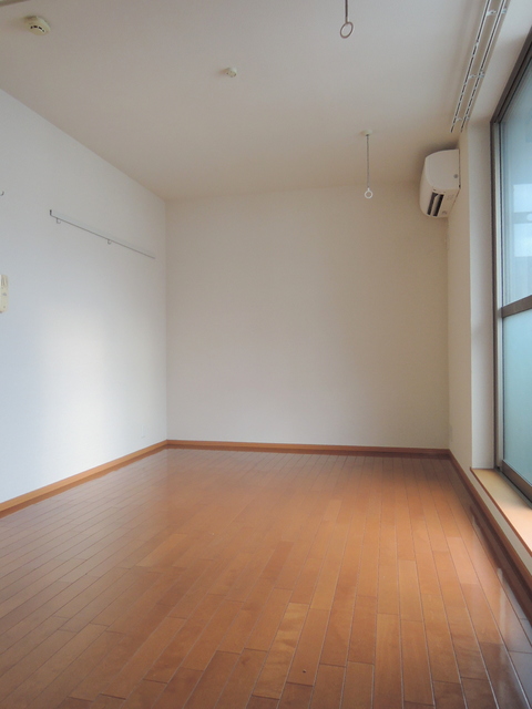 居室・リビング　★明るいフローリングのお部屋です★