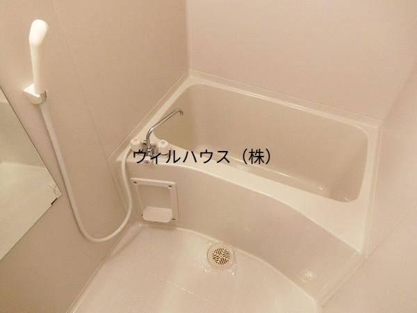 バス・シャワールーム　浴室乾燥機付きバス！