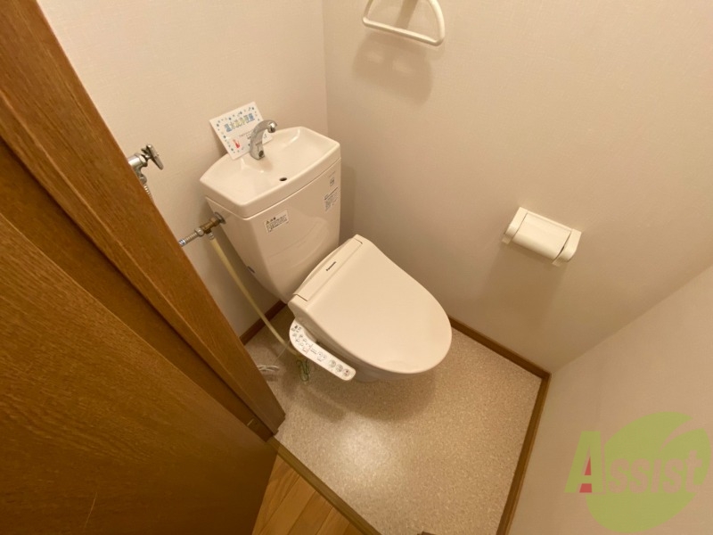 トイレ　こちらはトイレです。清潔感があり、安心して使用できます。