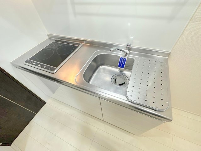 キッチン　オシャレなシステムキッチン。お料理好きには嬉しいですね。