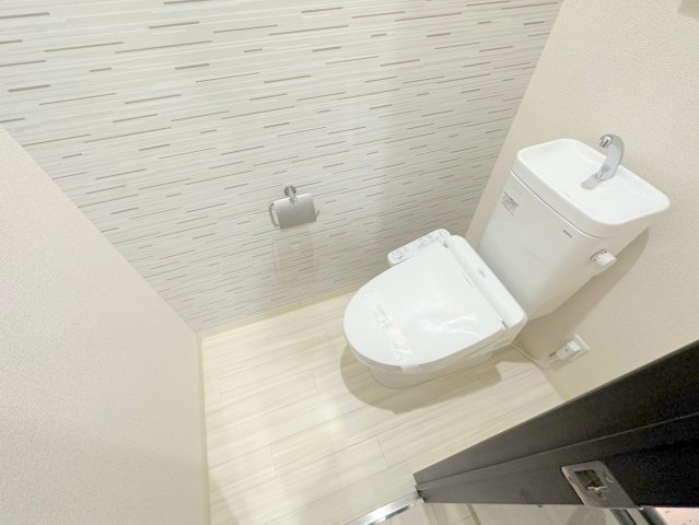 トイレ　清潔感のあるトイレは、誰もがリラックスできる空間です。
