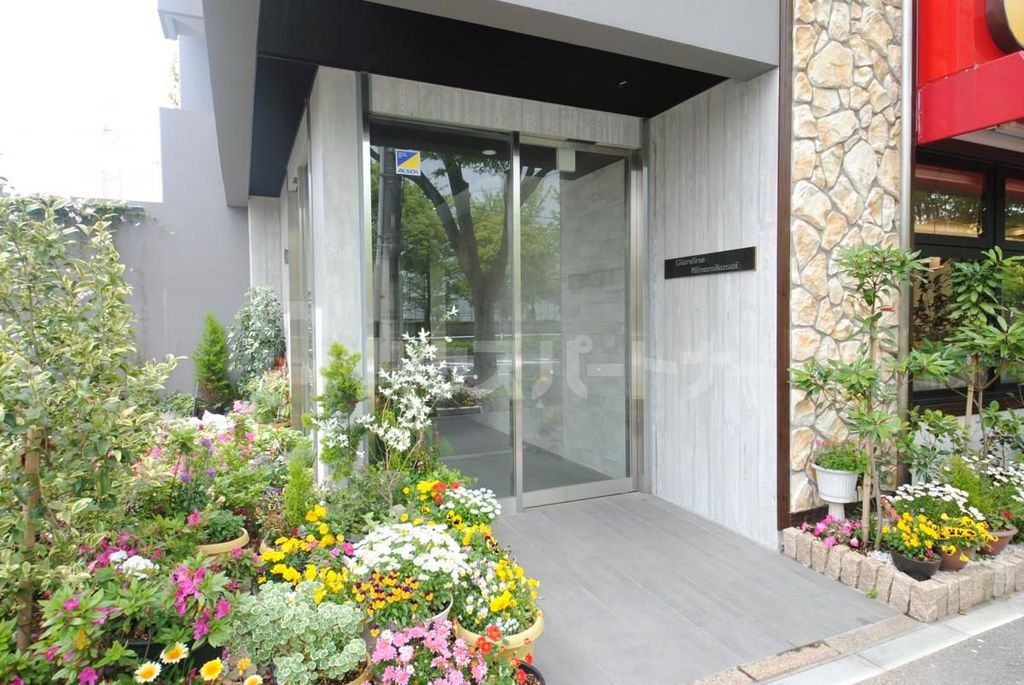 エントランス　エントランス