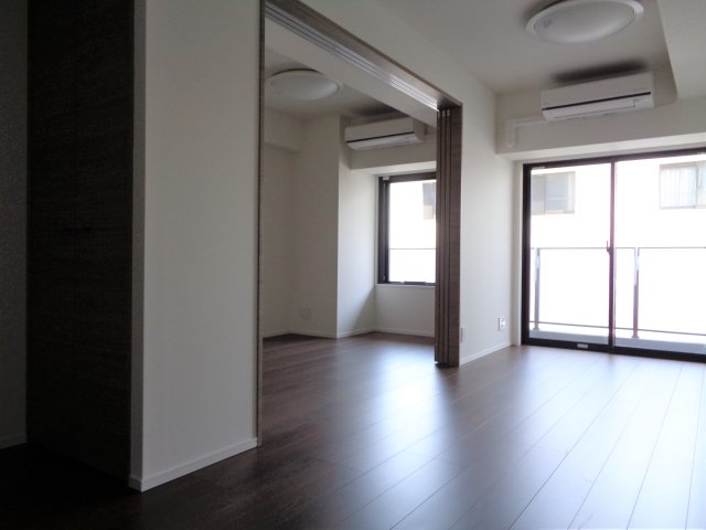 居室・リビング　ゆったりとした居間です