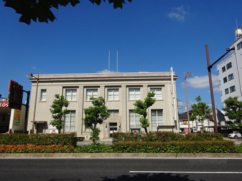 銀行　中国銀行富田町支店（銀行）まで400m