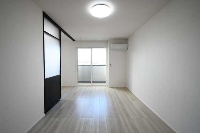 居室・リビング　３０２・ＬＤＫ